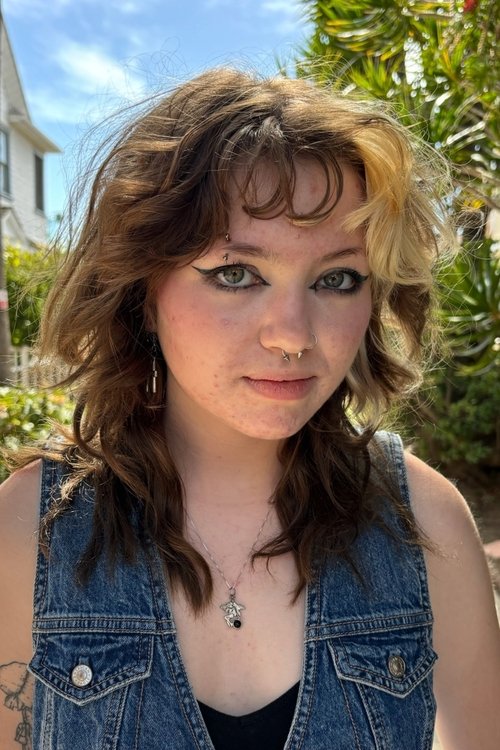 Claire Geare - Acting Profile Photo