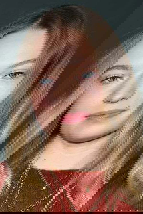 Mia Threapleton - Acting Profile Photo