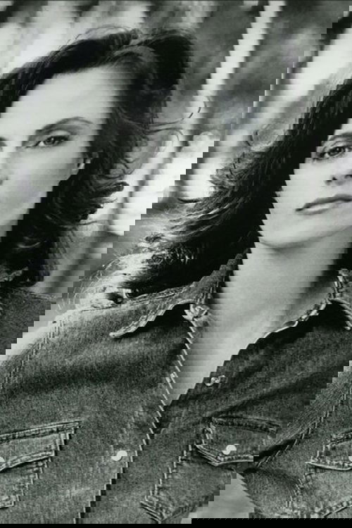 Lisa Blount - Acting Profile Photo