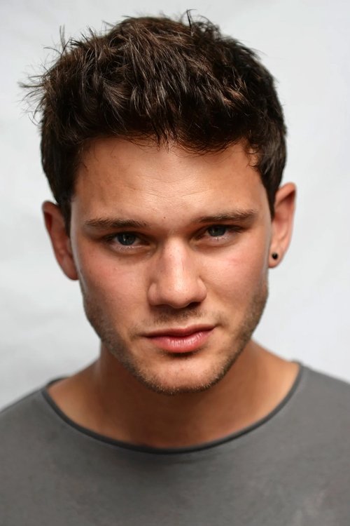 Jeremy Irvine - Acting Profile Photo