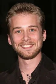 Lou Taylor Pucci as Darren in Fifty Pills