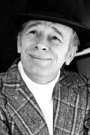 Giustino Durano as Zio in Life Is Beautiful