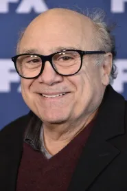 Danny DeVito as Deck Shifflet in The Rainmaker