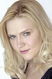 Dominique Swain as Mom (voice) in A Cat's Tale