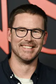 Zach Cregger - Regizor in Weapons