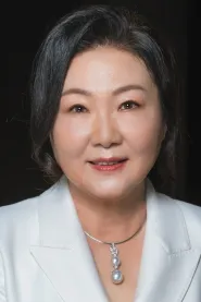 Kim Hae-sook as Psychiatrist Jung-sook in Hope