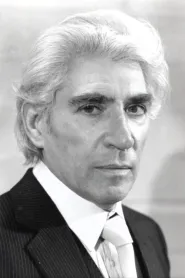 Frank Finlay as Father in The Pianist
