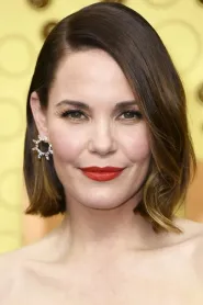 Leslie Bibb as Stephanie in Zookeeper