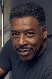 Ernie Hudson as Reggie in The Basketball Diaries