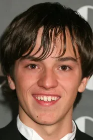 Seth Adkins as Sean in Frontera