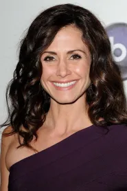 Valerie Cruz as Dana Bayback in Cellular