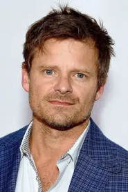 Steve Zahn as Kenny Trent in Anaconda