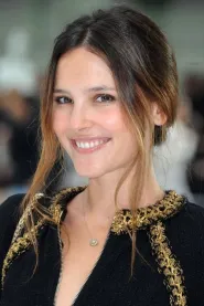 Virginie Ledoyen as Françoise in The Beach