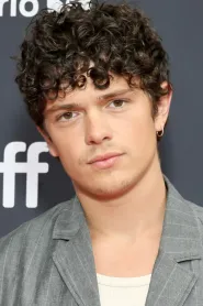 Noah Jupe as Peter Miles in Ford v Ferrari