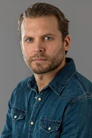 Lex Shrapnel as Ray in Extinction